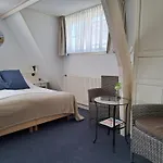Het Gouden Boltje 호텔 데쿠크